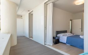 Mareluna Crescent - Luxury Seafront Experience